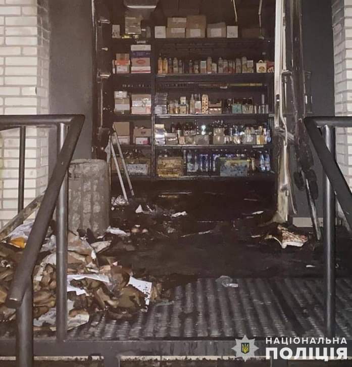 У Львові вночі навмисне підпалили магазин: офіційна заява поліції (фото)