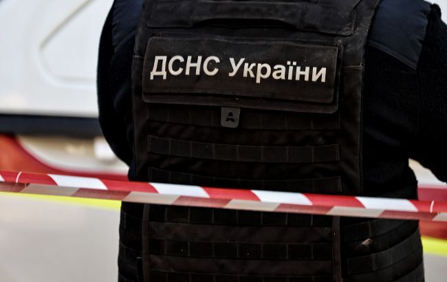 Росія вдарила по житлових кварталах Херсона: є загибла та поранені