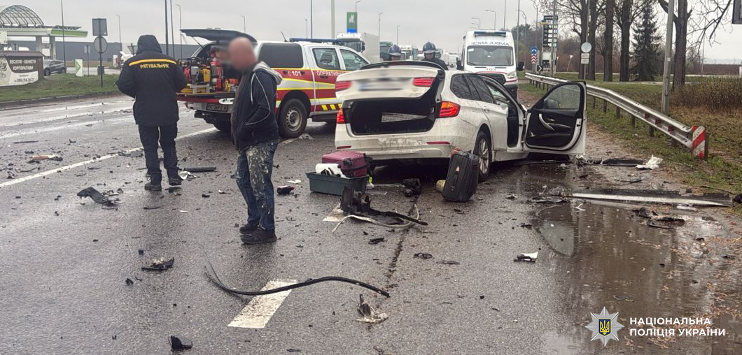 Смертельна автотроща на Львівщині: з'явилися фото