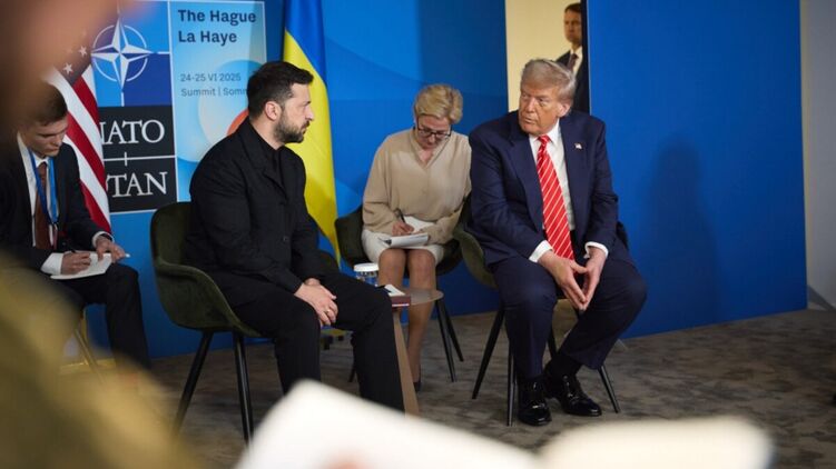 Завтра может состояться телефонный разговор Зеленского и Трампа по заморозке поставок военной помощи - FT