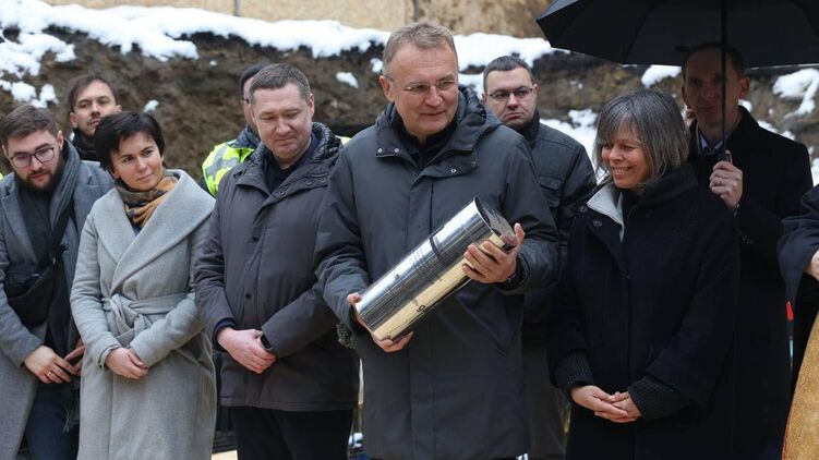 "Действительно холодно". Садовой заявил, что в ближайшие недели во Львове не будут включать отопление