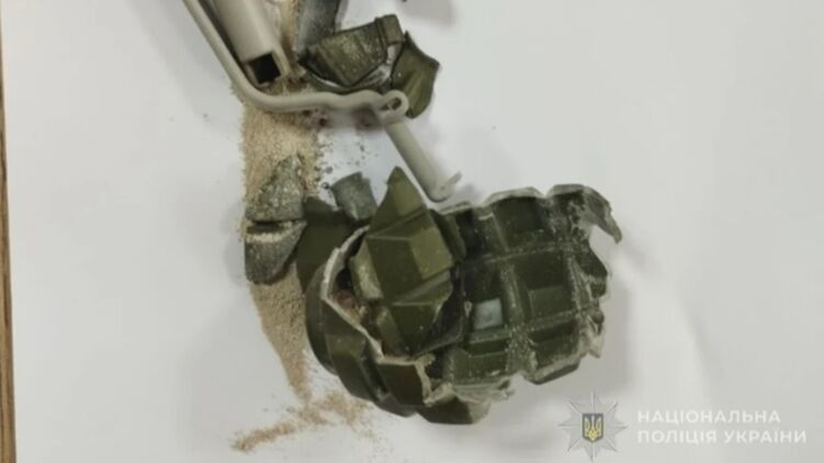 В школе Одесской области дети на перемене играли учебной гранатой. Она взорвалась