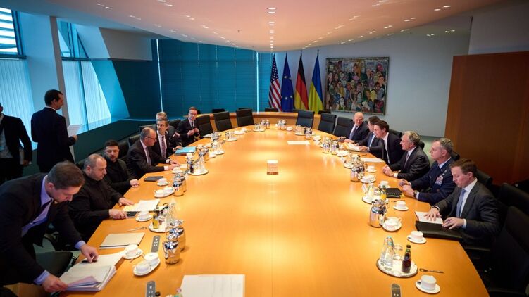 Согласился ли Трамп на ввод войск НАТО в Украину и на гарантии безопасности израильского формата