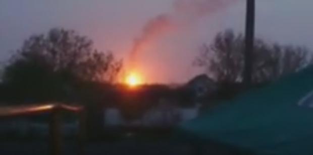 В небо піднявся 70-метровий вогняний стовп: На Харківщині стався вибух на газопроводі (відео)