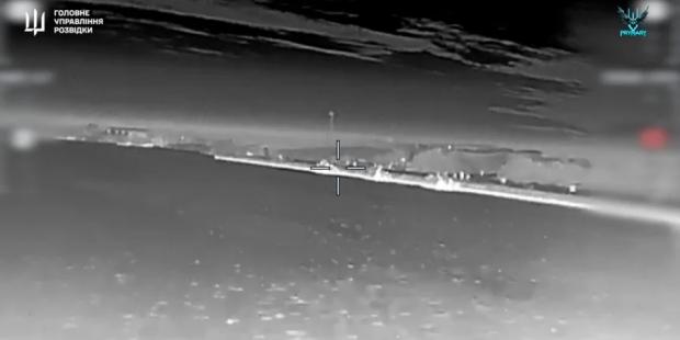 Українські розвідники уразили три РЛС та десантний катер окупантів у Криму (відео)