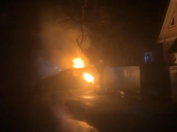 Потенційна жертва встигла вистрибнути: У Черкаській області підірвали автомобіль депутата (відео)