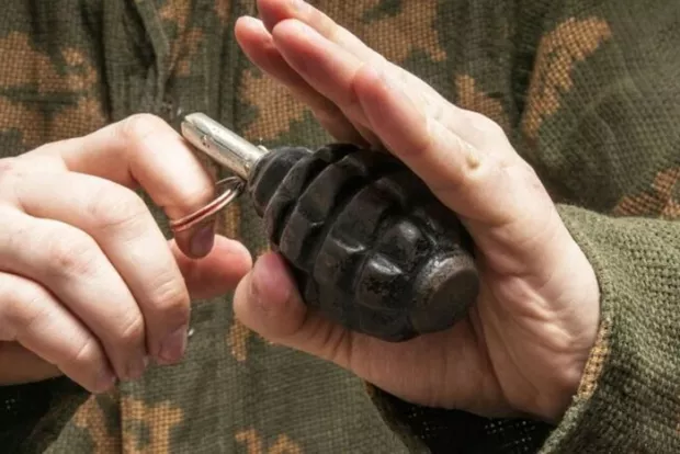 У Хмельницькому чоловік намагався ефектно освідчитися коханій, а замість цього... ледь не вбив