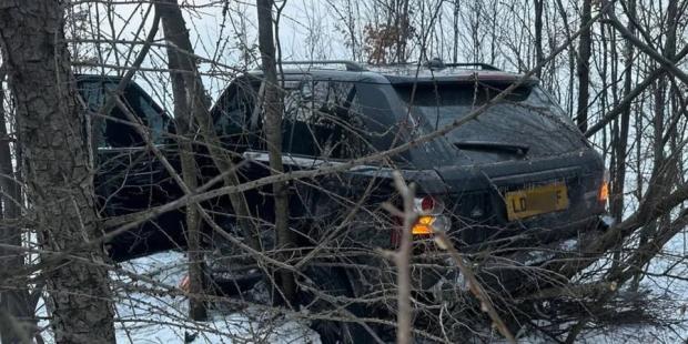 На Буковині водій скоїв наїзд на прикордонника, намагаючись вивезти до Румунії групу ухилянтів (фото)