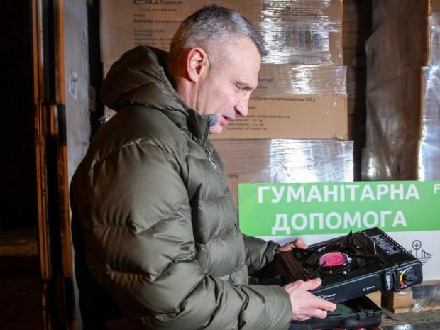 "Ходять до суду замість роботи": Кличков заявив, що на комунальників, які ліквідовують наслідки обстрілів, відкрито кримінальні провадження