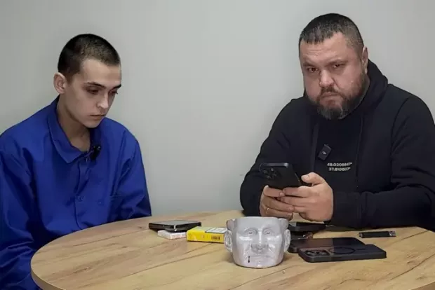 "Ти живий? І що тепер?": Полоненого окупанта неприємно здивувала власна матір під час першої розмови (відео)