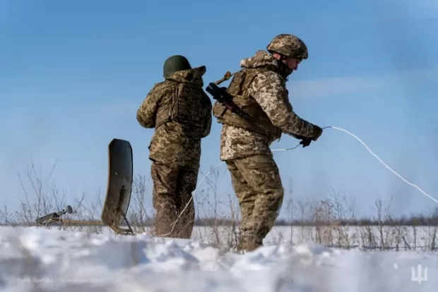 Втік від "своїх": Окупант біг за бійцем ЗСУ, щоб здатися у полон (відео)