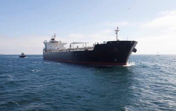 Не прорвався через карантин Трампа: ВМС США перехопили в Індійському океані та взяли на абордаж іранський танкер (відео)