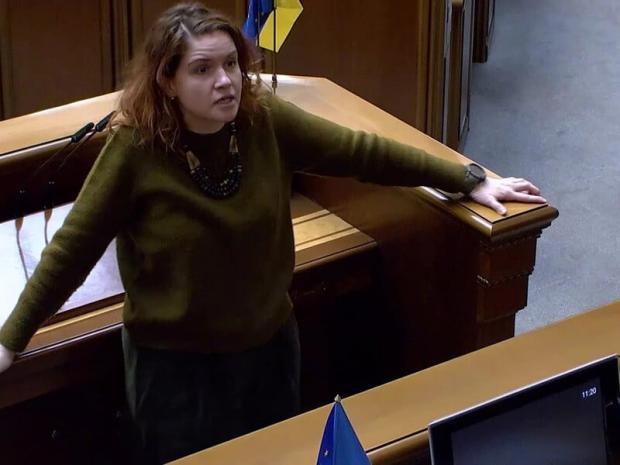 "Ти зриваєш мобілізацію і працюєш на Росію!": Нардепи посварилися й зірвали засідання Ради, Безугла теж брала участь (відео)