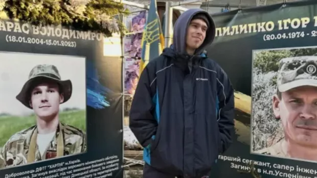 У центрі Франківська юнак розгромив лампадки в місці пам’яті загиблих Героїв (фото)