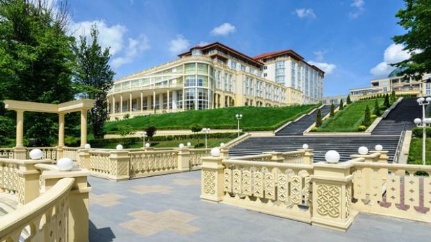 Не лише Карпати: де в Україні оздоровитися у 2026 році та скільки це коштує