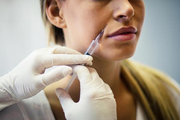 "Гіалуронка" може поводитися зовсім не так, як очікували: МРТ показало, що відбувається з філерами в обличчі (відео)