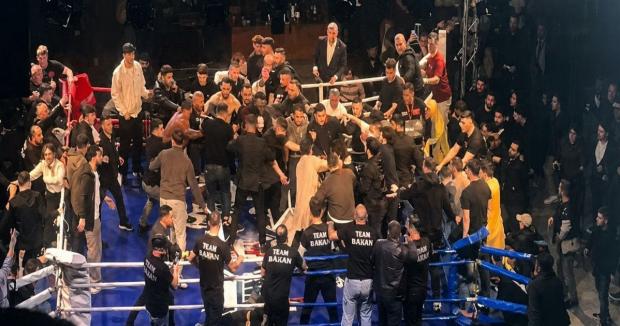 Не на таке привітання він сподівався: Російського боксера побили після перемоги у Туреччині (відео)