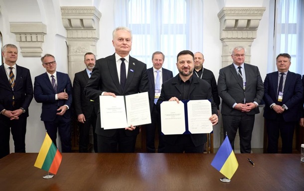 Перші особи України і Литви підписали міждержавну дронову угоду (відео)