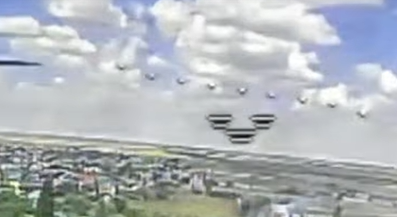 Відпрацювали точно: ЗСУ вперше вдарили по росіянах FPV-дронами з безекіпажних катерів (відео)