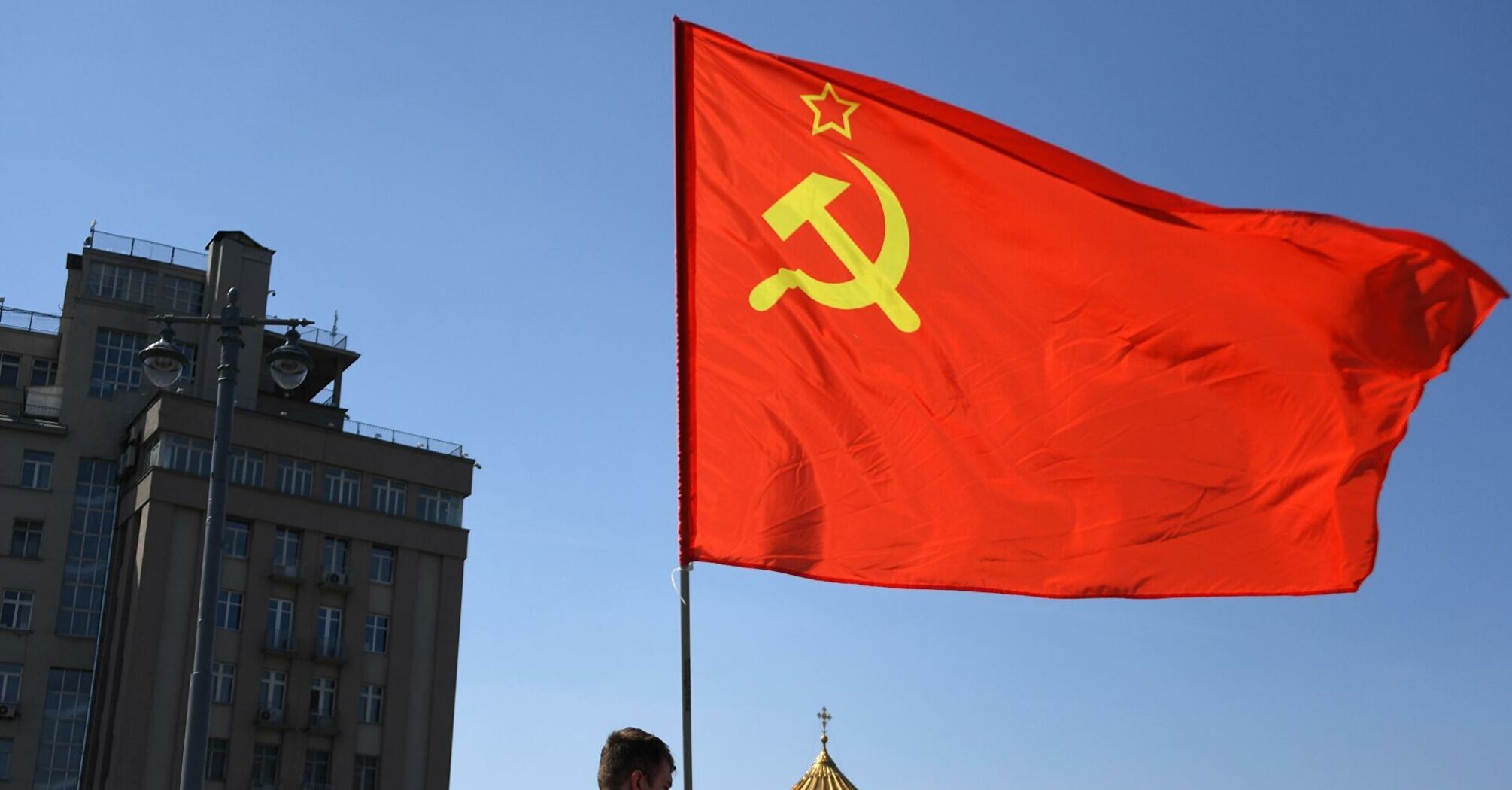 Первый красный флаг. Флаг СССР на Украине 2022. Флаг СССР 1936. Коммунистический флаг СССР. Красное Знамя СССР.