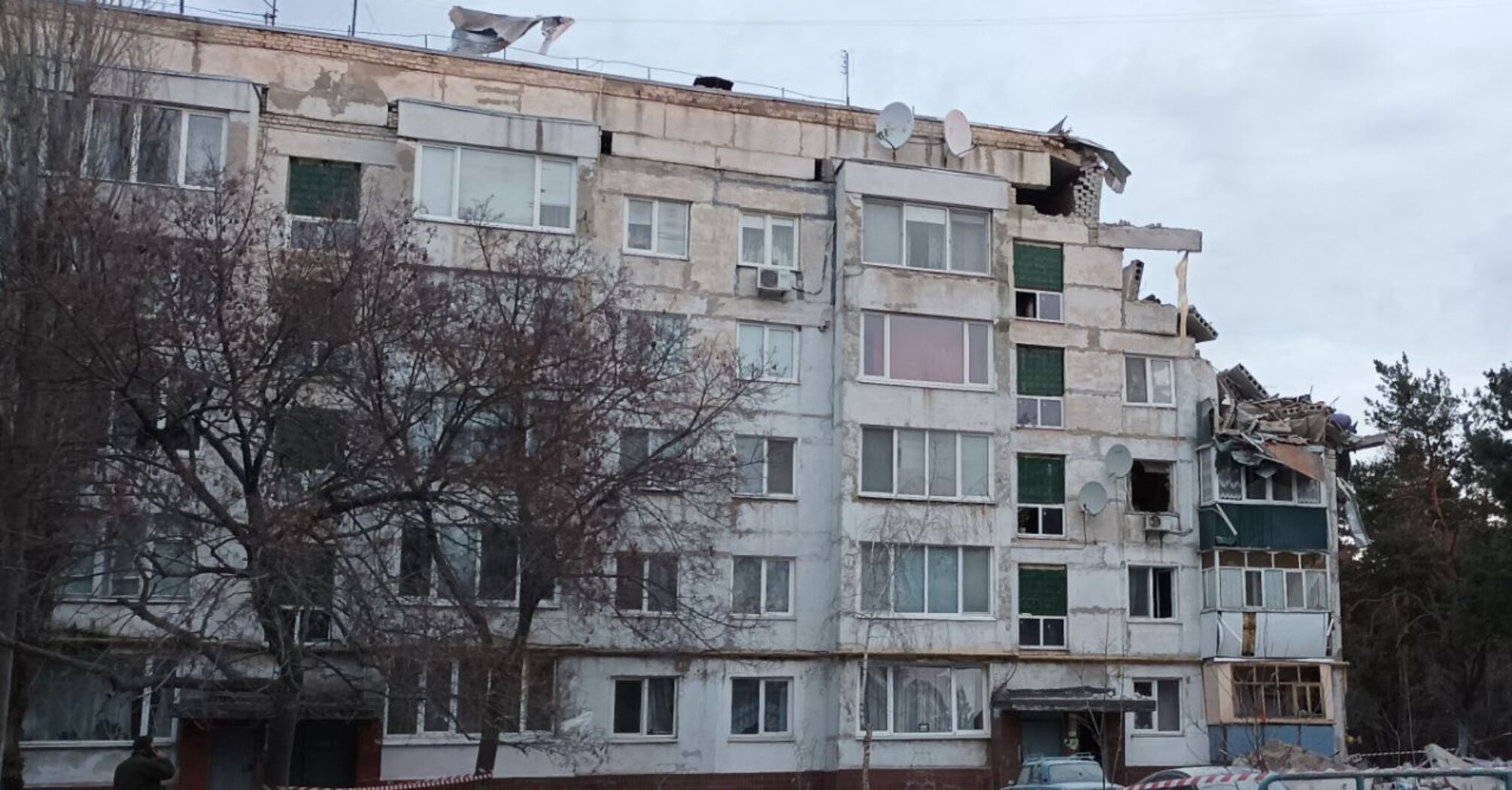 В Харьковской области россияне ударили ракетой по жилому дому, есть пострадавшие – ОВА