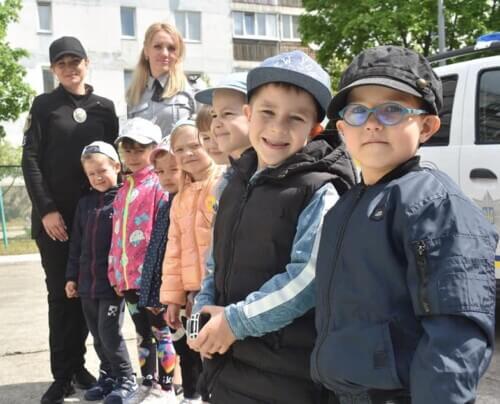 Шепетівські поліцейські вчили найменших пішоходів правил дорожнього руху