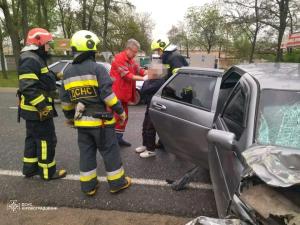 Кропивницький: рятувальники деблокували постраждалу внаслідок ДТП жінку з пошкодженого автомобіля