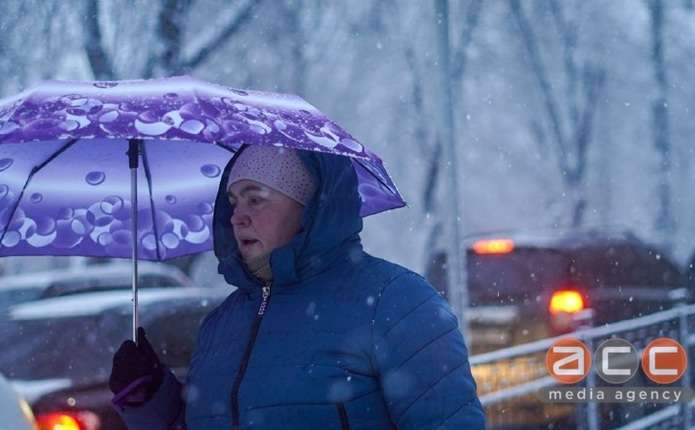Мороз, сніг і потепління: синоптики розповіли про погоду до кінця січня