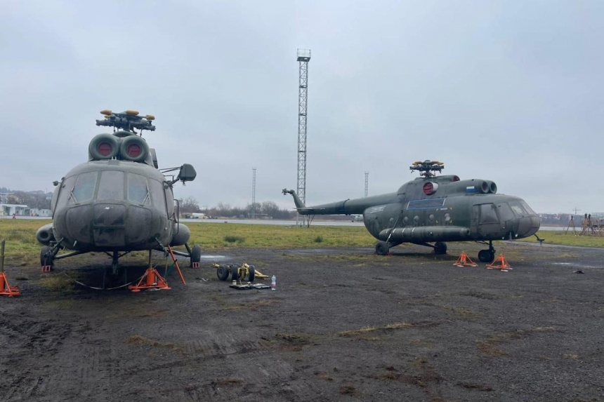 Польша передала Украине сразу три вертолета (фото)