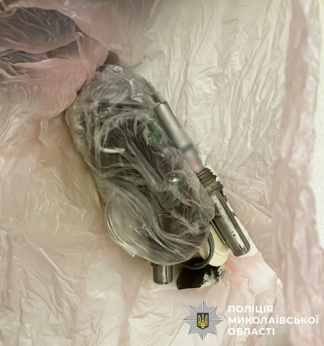 Полицейские изъяли у николаевца арсенал оружия: мужчине сообщили о подозрении