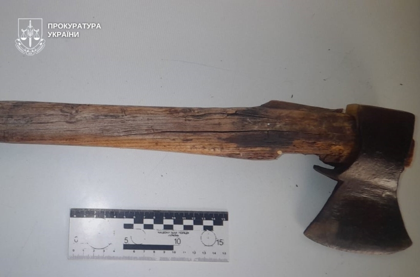 В Николаевской области 64-летняя женщина пыталась зарубить своего мужа