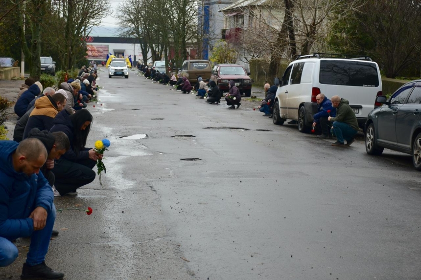 Снигиревцы похоронили земляка - военного, погибшего на Донетчине