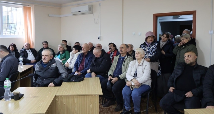 Жители Южноукраинска потребовали от мэра решить вопрос с отключением электричества