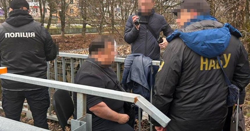 Судья просил на хлебушек: на Закарпатье задержали за получение взятки служителя Фемиды (видео)