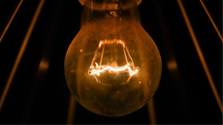 Отключения сохраняются: в «Укрэнерго» обнародовали графики на 18 декабря