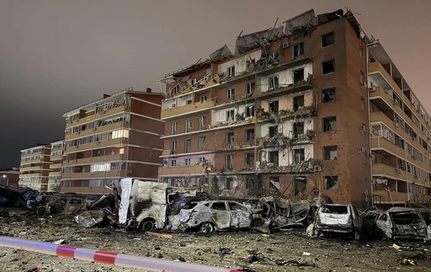 В РФ ракета ПВО попала в многоэтажный дом - OSINT (видео)