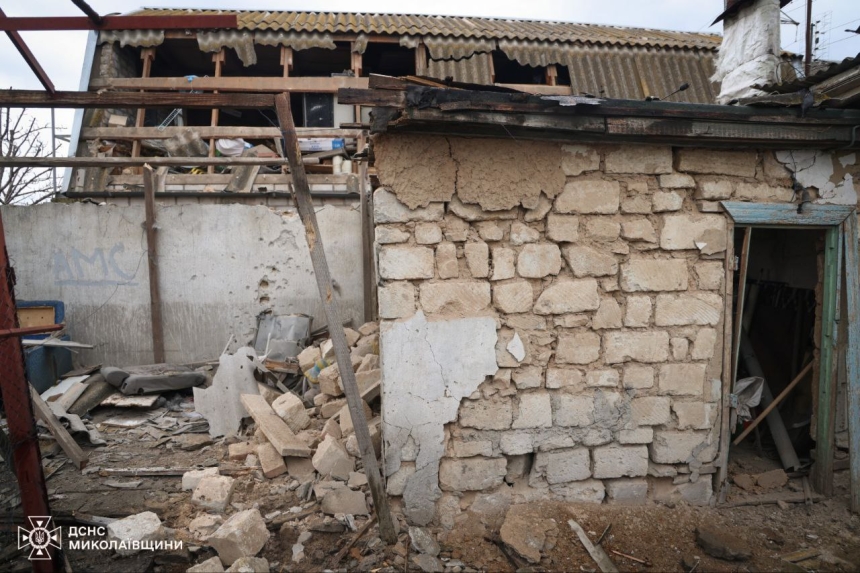 Последствия атаки «шахедов» на Николаев показали в ГСЧС (видео)