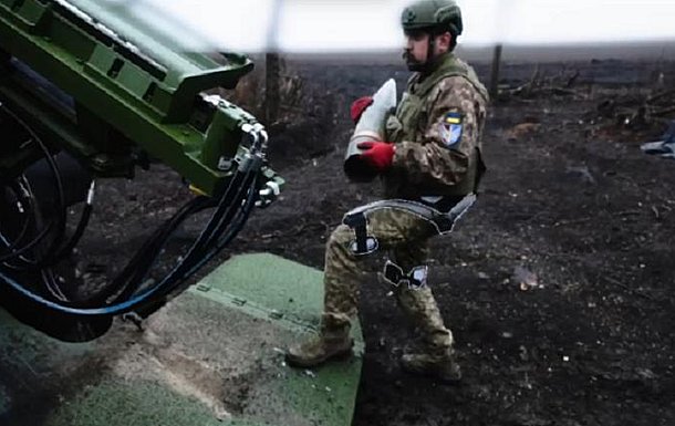 На боевых позициях ВСУ тестируют экзоскелеты (видео)
