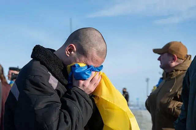 Наши возвращаются домой: Украина и Россия провели обмен пленными