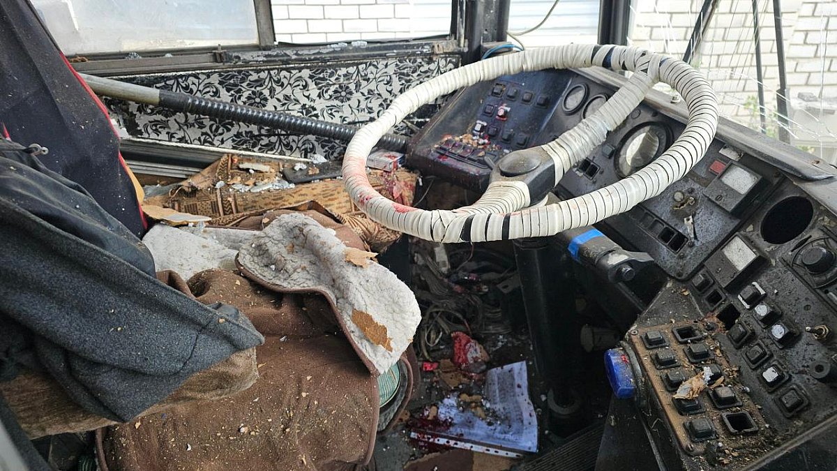 Дрон атаковал троллейбус в Херсоне: погиб водитель (фото)