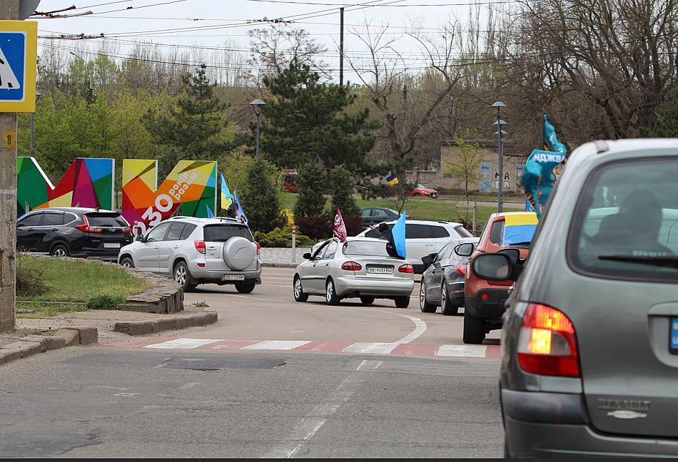«Великдень за гратами»: автопробег в поддержку военнопленных прошел в Николаеве