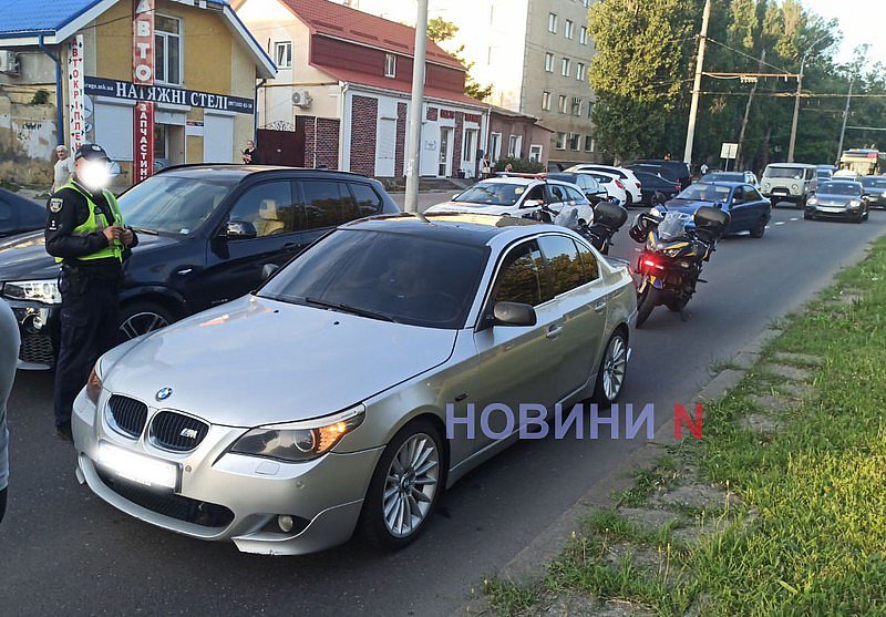 В центре Николаева пробка: столкнулись два BMW
