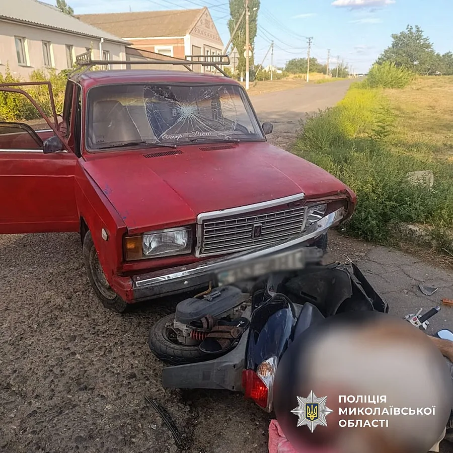 Пьяный водитель ВАЗа врезался в мопед на Николаевщине: пострадавшего госпитализировали