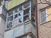 Херсонці та комунальники ліквідовують наслідки ранкових обстрілів (ВІДЕО)