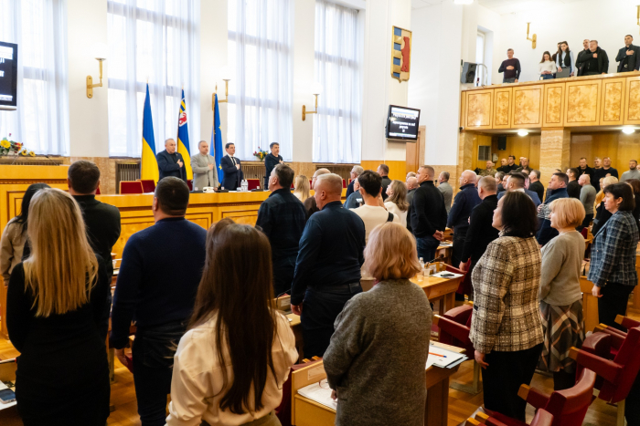 Закарпатська обласна рада підтримала звернення про підтримку Президента Володимира Зеленського