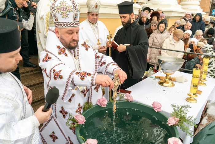 В Ужгородському Хрестовоздвиженському греко-католицькому кафедральному соборі відбулося велике освячення води