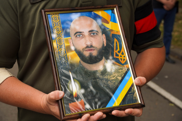 Ужгород попрощався із 31-річним солдатом Юрієм Легезою