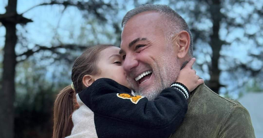 "Ось для чого татко має так багато тренуватись": Джанлука Ваккі розважив 5-річну доцю акробатичним трюком. Відео