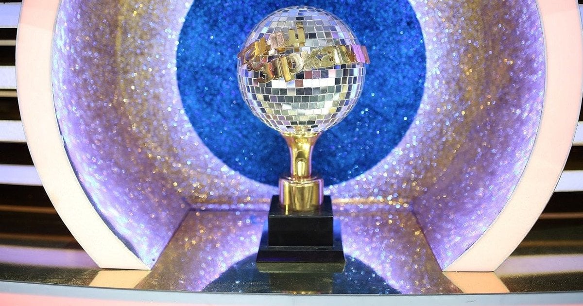 "Танці з зірками" розсекретили імена одразу вісьмох ведучих благодійного спецвипуску