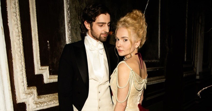 Голоторсий Дантес і Лавренюк у корсеті показали всі відтінки спокуси в еротичній зйомці (відео)